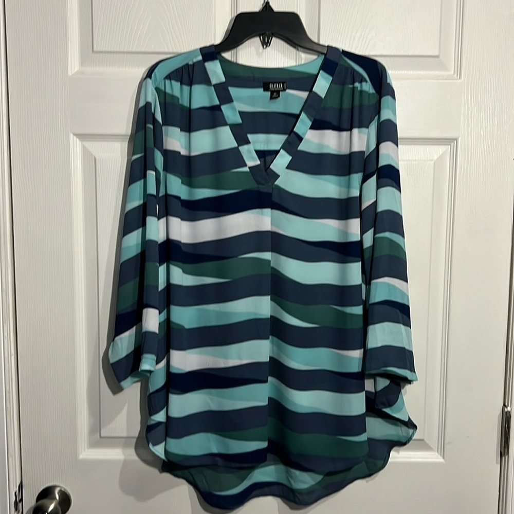 a.n.a. Women’s Blue Aqua Striped V-Neck Top.  Size 2x